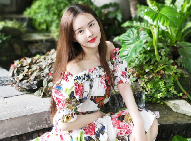 据悉来自于安徽芜湖的云千千是位南方小姑娘,云千千