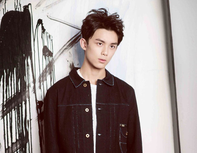 吴磊为什么从来不提爸爸 妈妈是四川哪里人家庭背景曝光