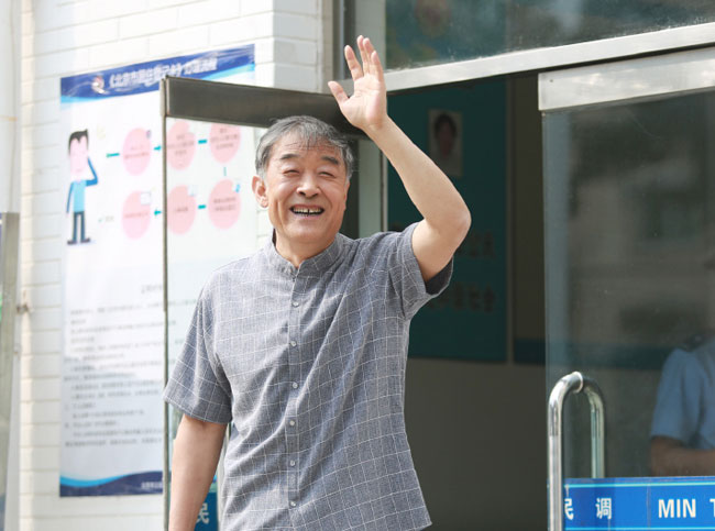 老戏骨李建义的妻子是谁 现实生活中老婆身份曝光原来是她