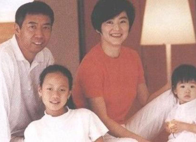 林青霞和邢李原离婚是真的吗 多次离婚传闻背后也许并非真实情况