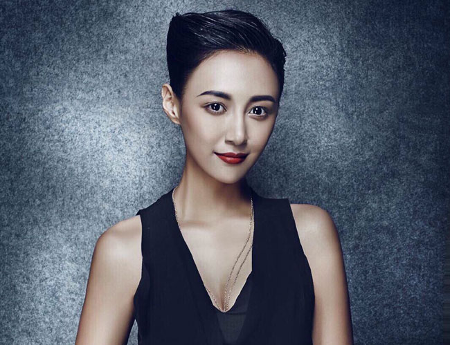 闫露娢什么学历毕业于哪个大学 闫露娢年龄多大八卦男朋友是谁