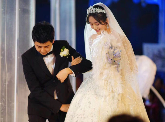 演员文竹结婚了吗老公是谁 原来年纪轻轻的她早已完成了人生大事