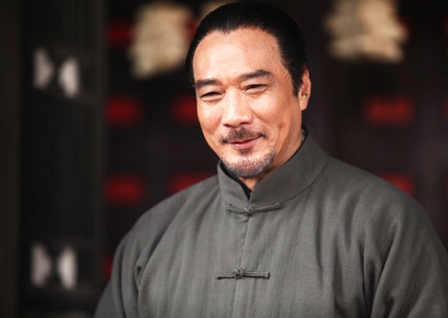 ����ǿ������λ��м�����Ů ���������Ϸ�Ǹ���������Ϊ����