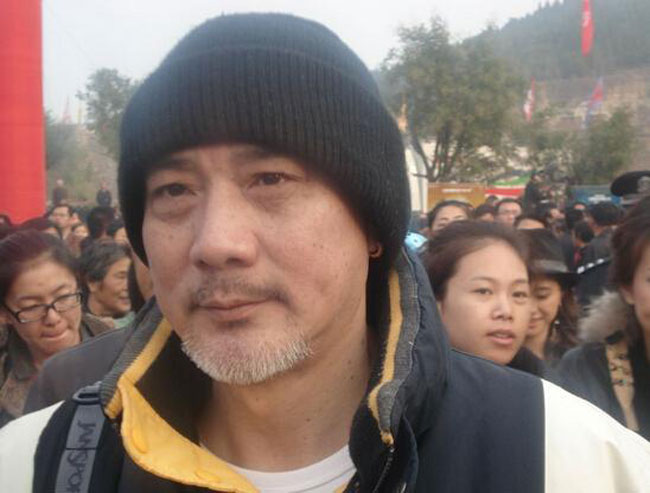 ����ǿ������λ��м�����Ů ���������Ϸ�Ǹ���������Ϊ����