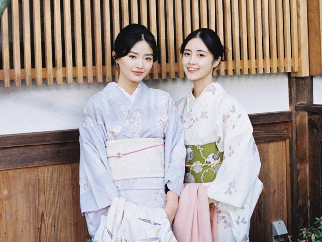 章乐韵撞脸孙艺珍对比照曝光然而章乐韵与姐姐章乐诗并不像