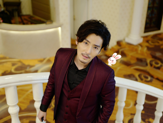 王泷正一脸痘坑是真的吗 实力偶像派演员王泷正颜值引质疑