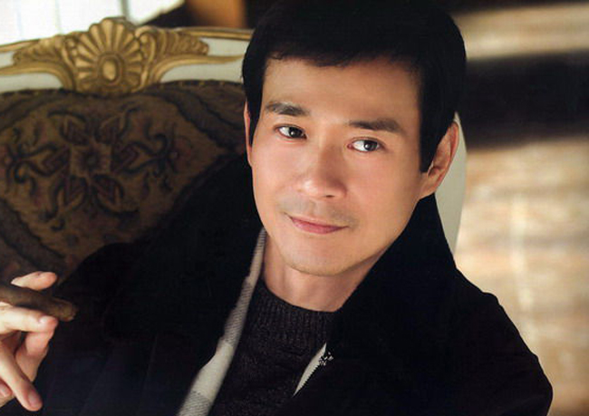 郑少秋的第一任第二任老婆是谁 荧屏侠士三段婚姻生活被扒