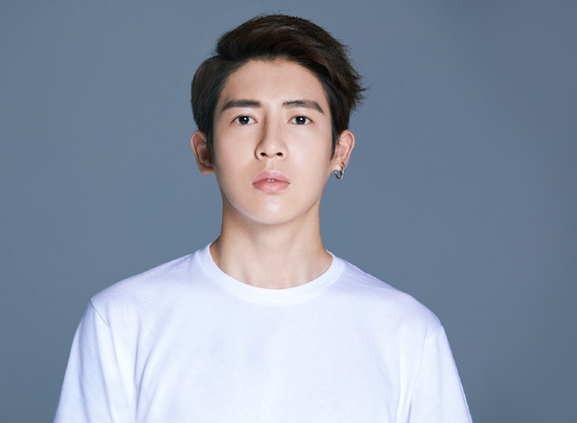 苟晨浩宇为啥出道颜值与实力并存期待着在舞台上发光