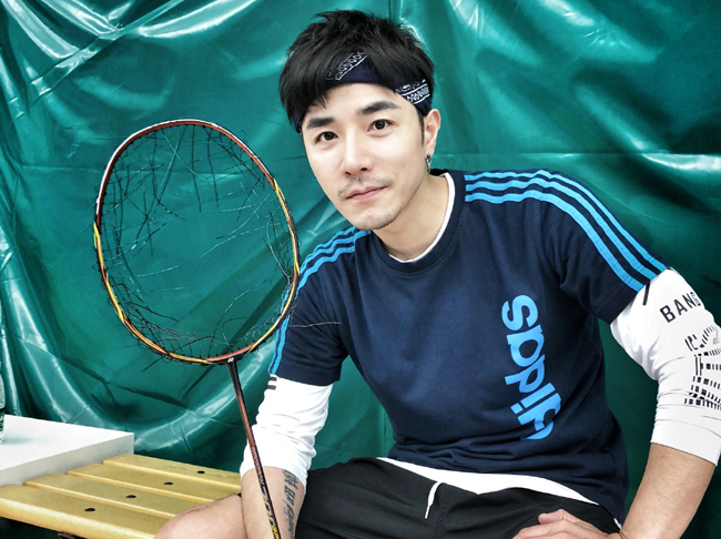 名师高徒节目舞台上,之后不久邓宁就被音乐公司签约,随着自己的首张