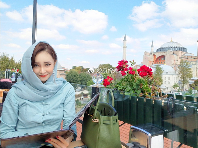 袁伶蔫个人资料年龄身高介绍 袁伶嫣曾经参演过爆裂说唱