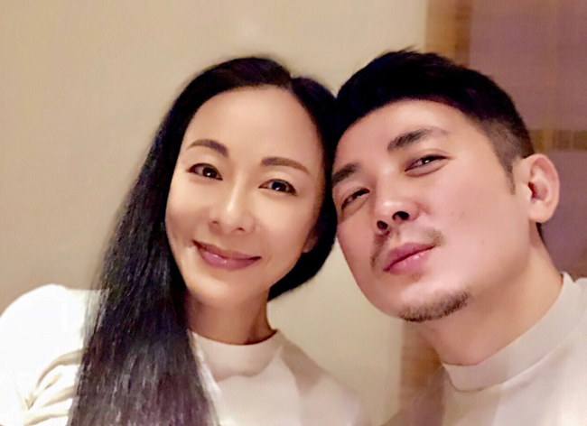保剑锋的妻子照片 保剑锋的老婆何珈好简历多大了被扒