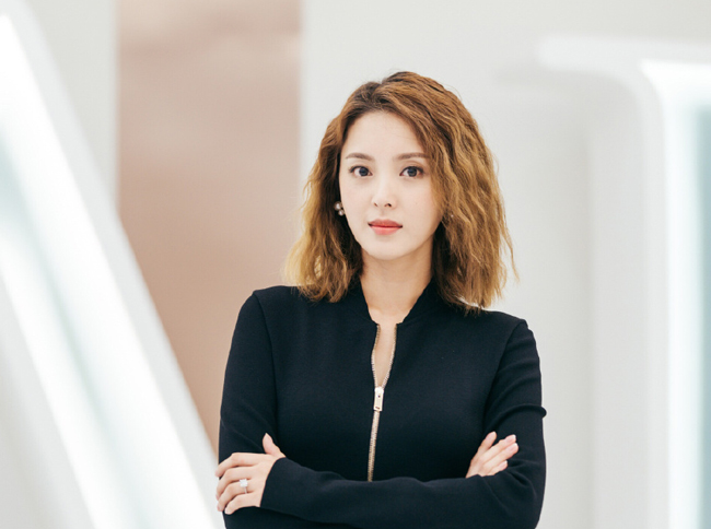小刘佳是刘佳的女儿吗 小刘佳个人简历男朋友是谁遭深扒