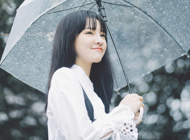 黄灿灿割双眼皮是真的吗 樱花女神为什么变丑了整容了吗起底