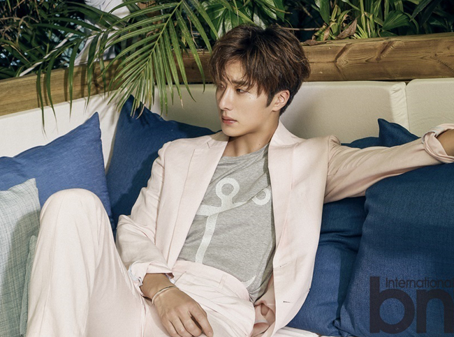 丁一宇已经结婚了是真的吗 丁一宇女朋友是谁标准是什么揭秘