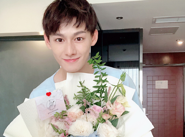 汪卓成年龄几几年生的 详细个人资料起底妈妈是谁被扒