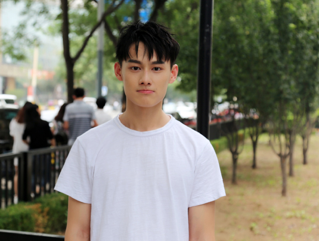 汪卓成年龄几几年生的 详细个人资料起底妈妈是谁被扒