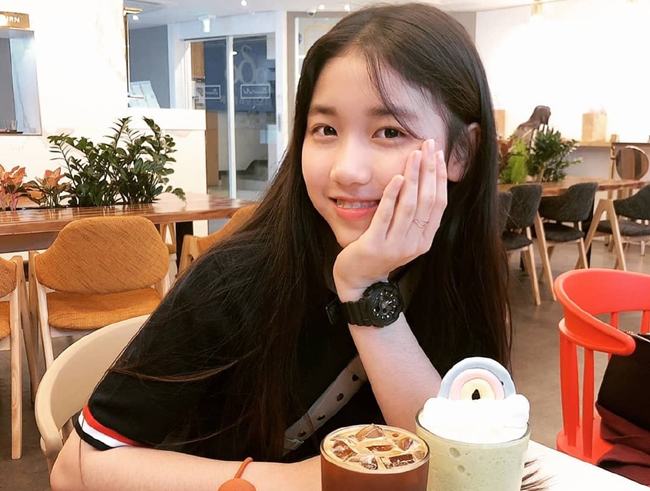 李甄现在长大后照片 韩国童星李甄个人资料近照曝光