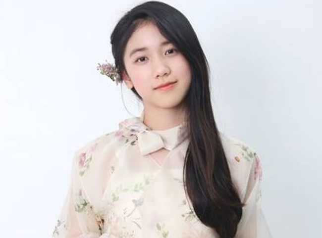 李甄现在长大后照片 韩国童星李甄个人资料近照曝光
