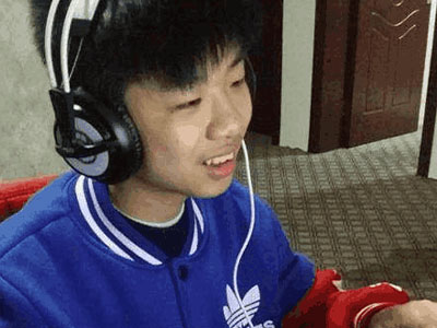 幼年打王者到现在被网友称为“幼年厂长”的他，还有什么不为人知的