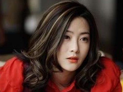 网友说朱锐是奇葩女明星？经历9年恋爱长跑不结婚就奇葩？