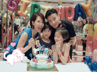 蔡少芬张晋为女儿庆祝生日，网友们纷纷表示幸福都快要溢出屏幕了！