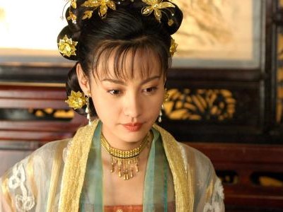 演员杨雪老公是谁？她老公的家庭背景怎么样？