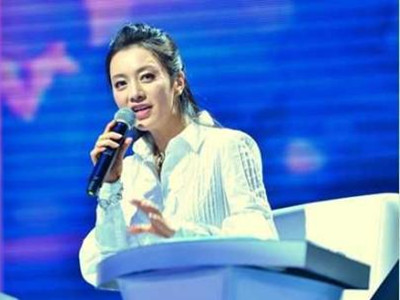 咖啡之翼创始人尹峰资料，没想到她老公居然是小鲜肉