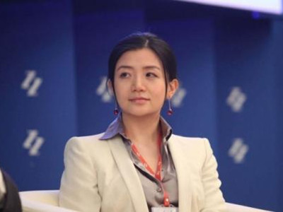 李颖家庭背景被扒，年纪轻轻身家百万试问怎么样的男人可以配上她