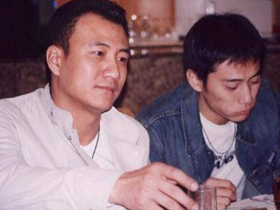 胡军和刘烨当年同性恋的事是真的吗？这件事你怎么看待呢？