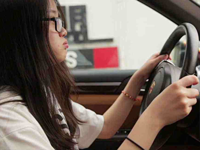 一司机3年29次违章属实牛批，网友表示为什么她还能上路！