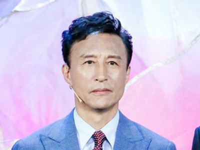 老戏骨王洛勇现况，为祖国70周年献礼出演《我和我的祖国》