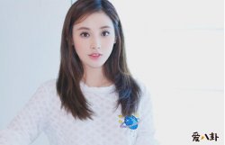 彭小冉旧照遭扒，转型成为演员发展如何？