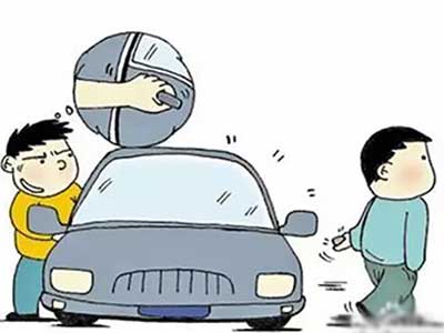 小学生偷开父亲奥迪上路，车技点赞却引得一众家长后怕