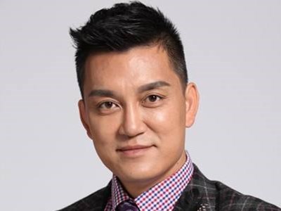 村长李锐女儿初长成!网友感叹越来越美了！