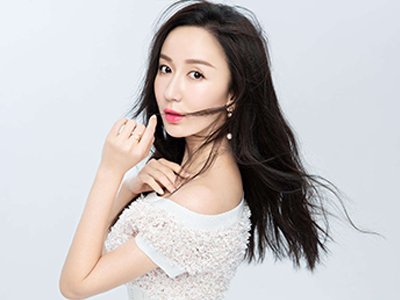 陈若轩曝光姐弟恋，女方娄艺潇出面辟谣系朋友？