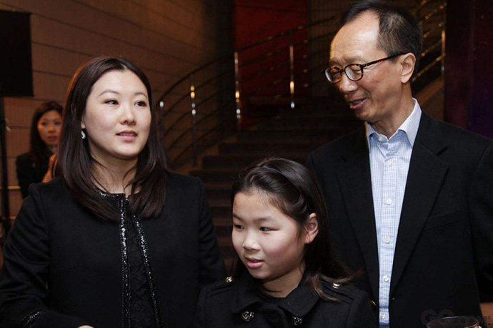跳水皇后伏明霞婚变，与老公离婚二人居然相差26岁