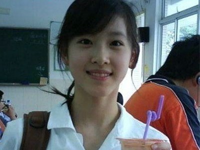 网红鼻祖之一凤姐资料起底，定居美国成美国公民还发家致富