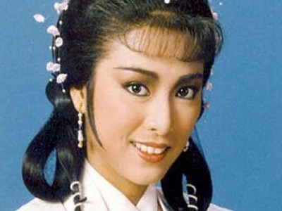 成龙情史混乱，抛弃米雪女方却终身不嫁