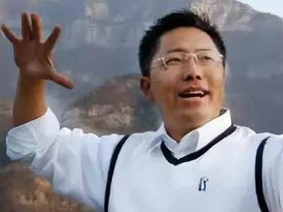 《疯狂英语》创始人李阳家暴，妻子原谅却依旧选择离婚！