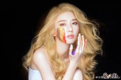 李凯馨个人资料, 星二代李凯馨父母是谁为什么和干爹姓
