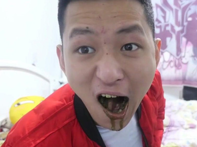 网红敬汉卿直播吃孔雀肉，走红之后打起国家保护动物主意！