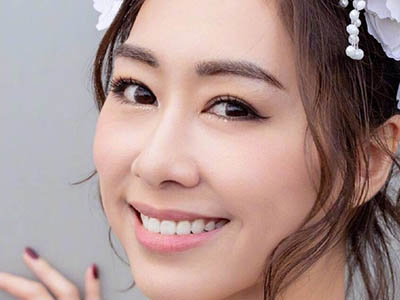 TVB影后胡定欣没落，被曝送外卖当保姆是真是假？
