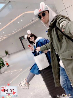 赵奕欢官宣恋情，男友资料曝光是李伯恩！