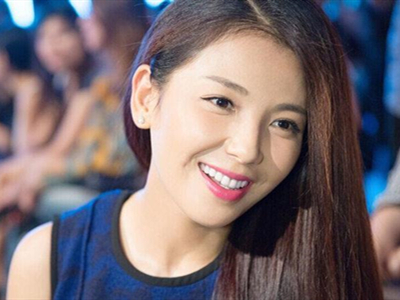 刘涛直播带货人气爆满， 直播过程怒怼只为助理圈好感