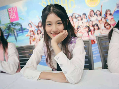 李熙凝嘉羿恋情被女方火速辟谣，恋情女主居然是金尤美！