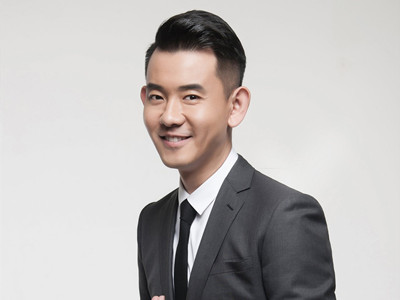 江苏卫视主持人李响官宣当爸，孩子母亲居然不是孙骁骁