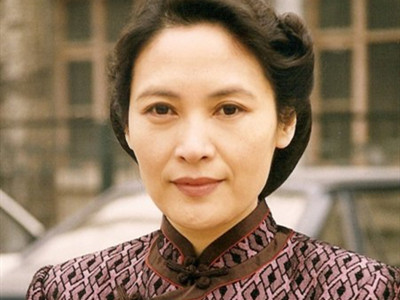 宋晓英近照曝光活力依旧， 旧照对比俨然是一个大美女！