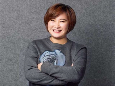 贾玲旧照近照对比，现在发胖原因是因为什么？