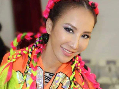 李玟发文疑似否认离婚, 悲观文案竟是有感而发？