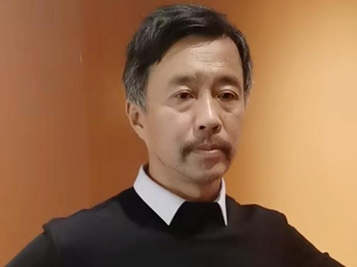 风度翩翩流浪汉沈巍还在流浪？走红后进军网红界？